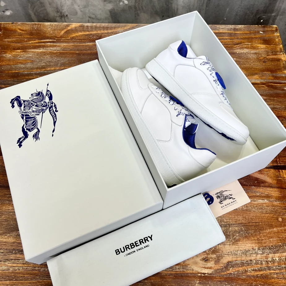 BURBERRY LEATHER SNEAKERS - BBR080