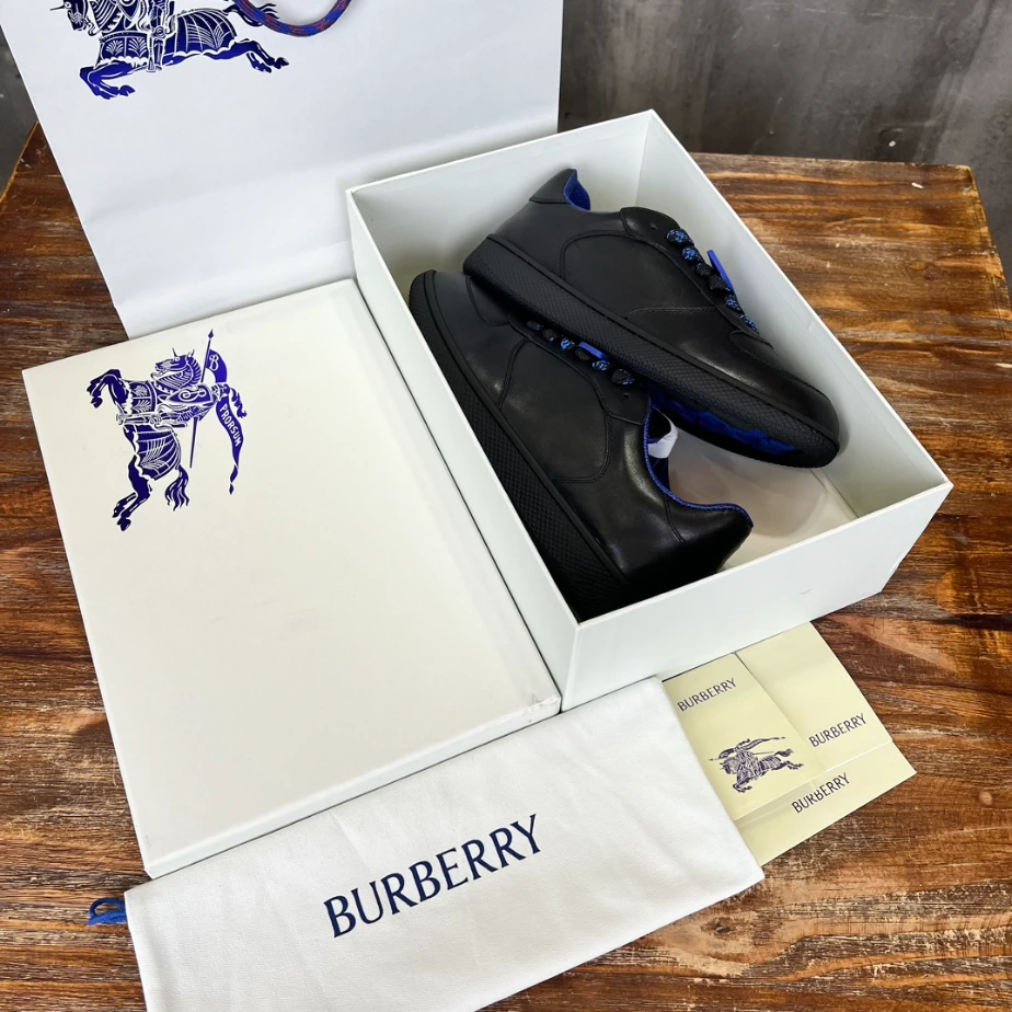 BURBERRY LEATHER TERRACE SNEAKERS - BBR085