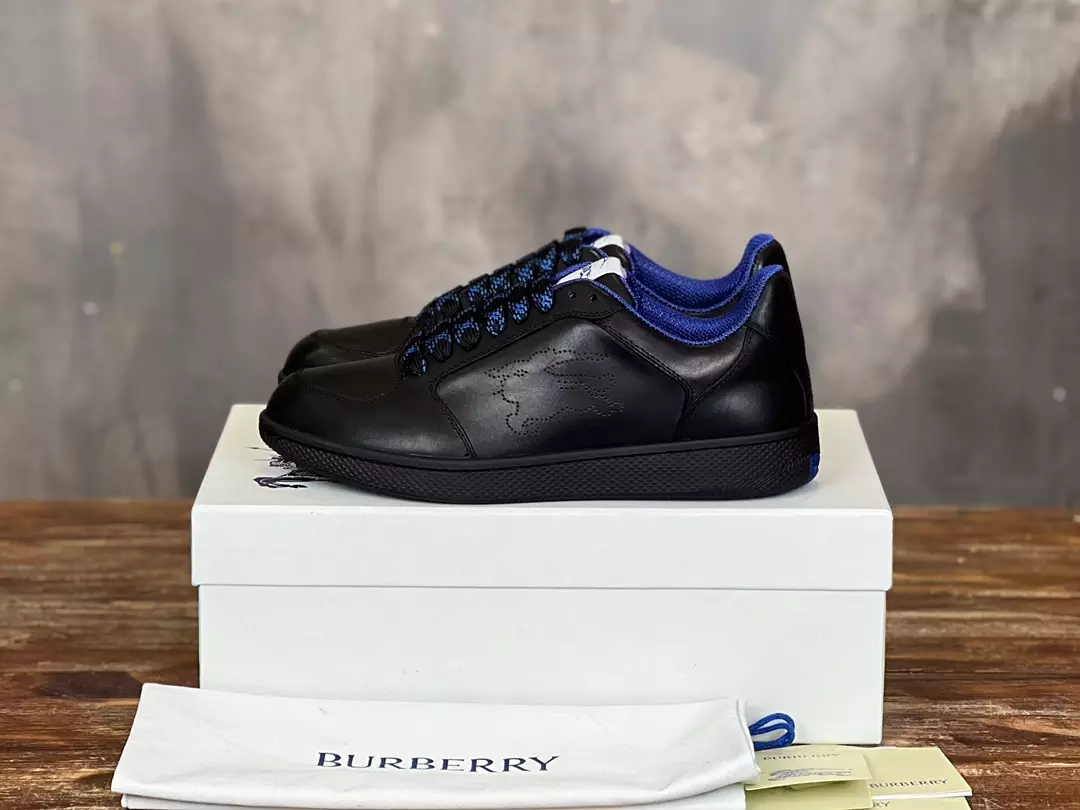 BURBERRY LEATHER STOCK SNEAKERS - BBR087