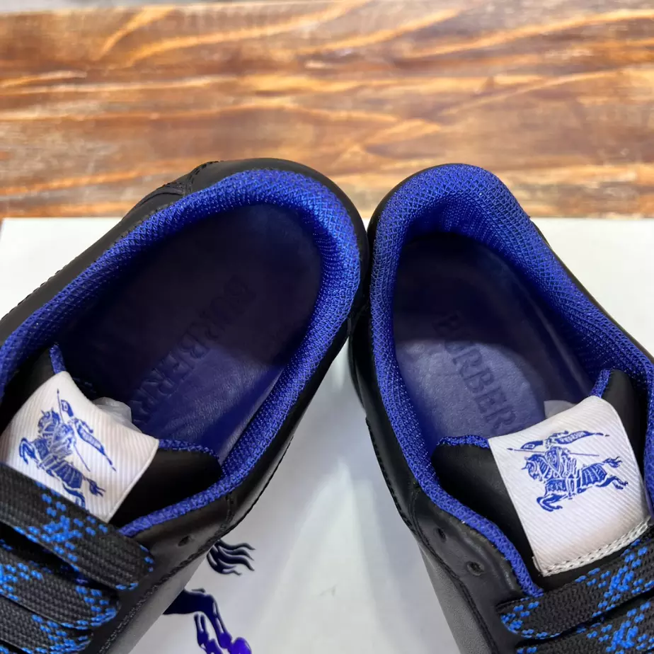 BURBERRY LEATHER STOCK SNEAKERS - BBR087