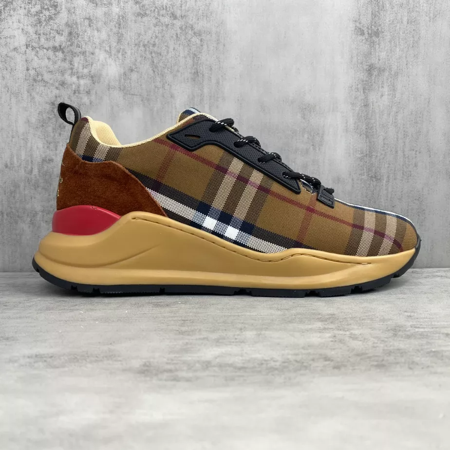 BURBERRY PLATFORM SNEAKERS - BBR062