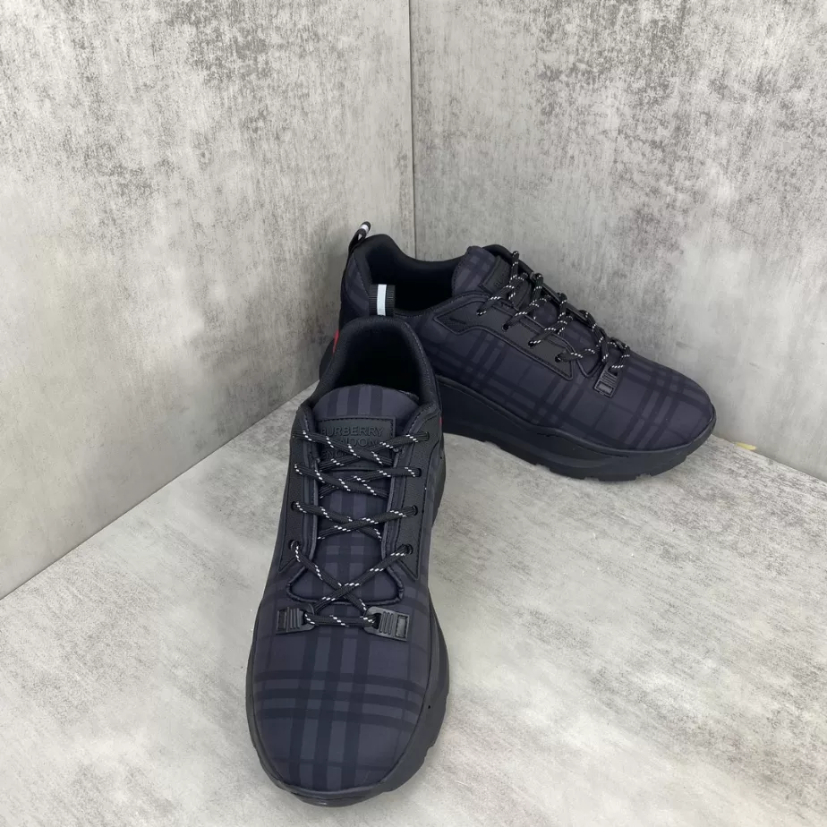 BURBERRY PLATFORM SNEAKERS - BBR064