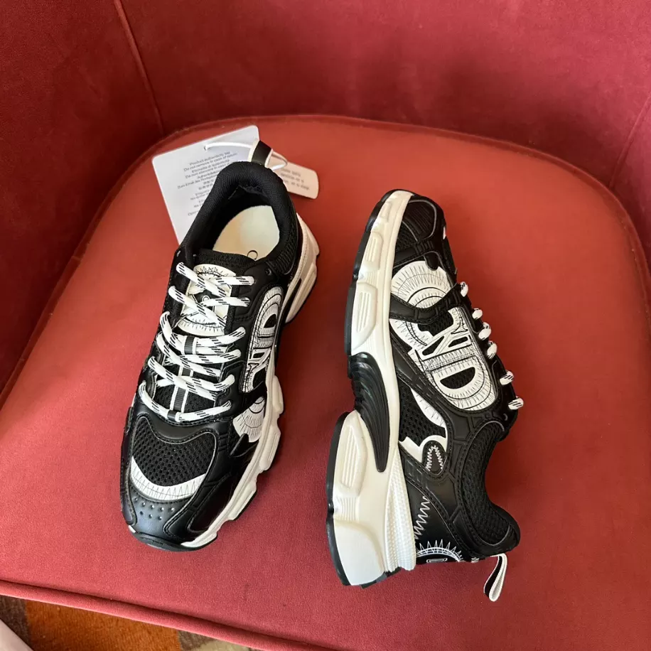 DIOR CHRONO SNEAKERS.