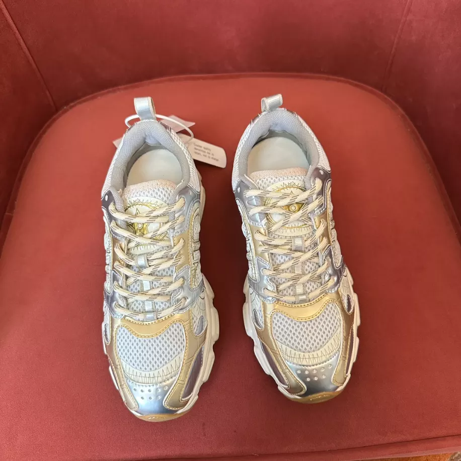 DIOR CHRONO SNEAKERS.