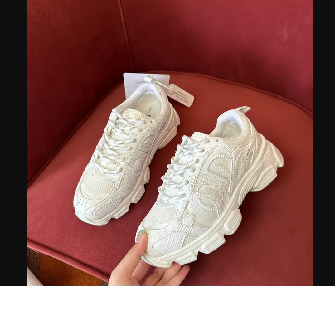 DIOR CHRONO SNEAKERS.