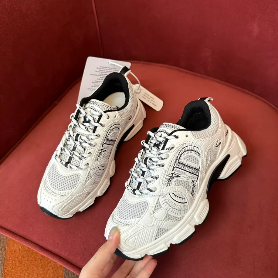 DIOR CHRONO SNEAKERS.