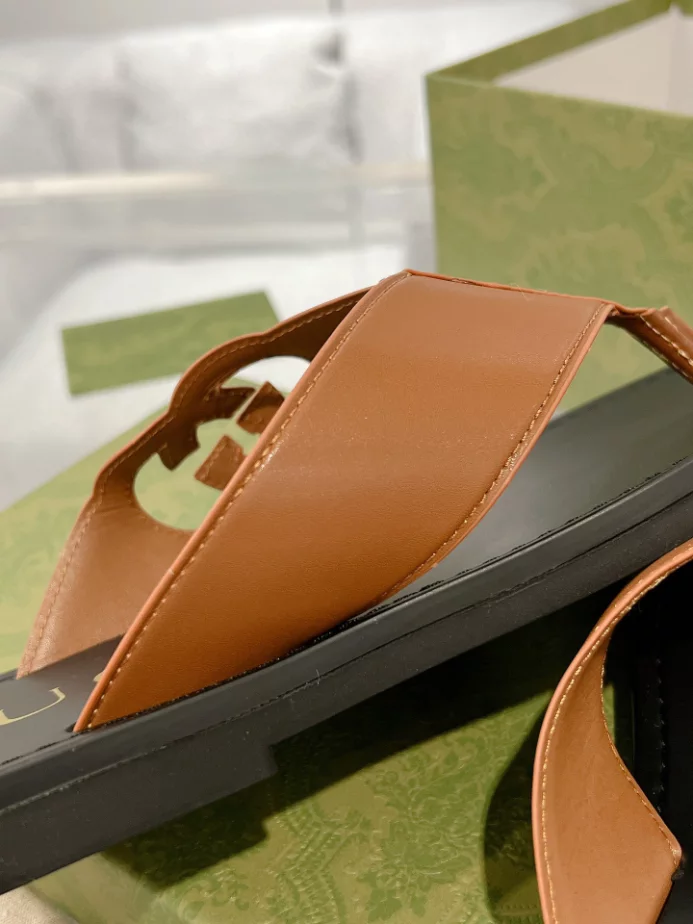 GUCCI MEN'S SLIDE SANDAL - GSL061