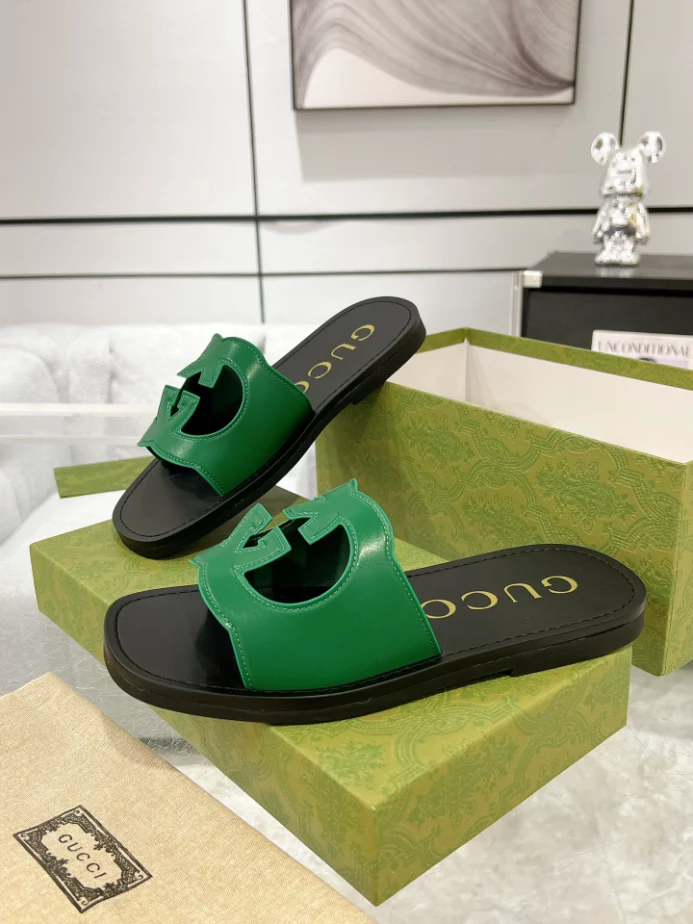 GUCCI MEN'S SLIDE SANDAL - GSL065
