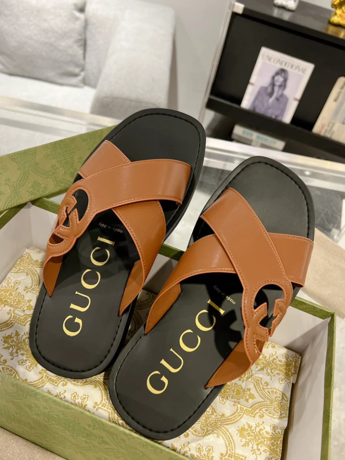 GUCCI MEN'S SLIDE SANDAL - GSL068