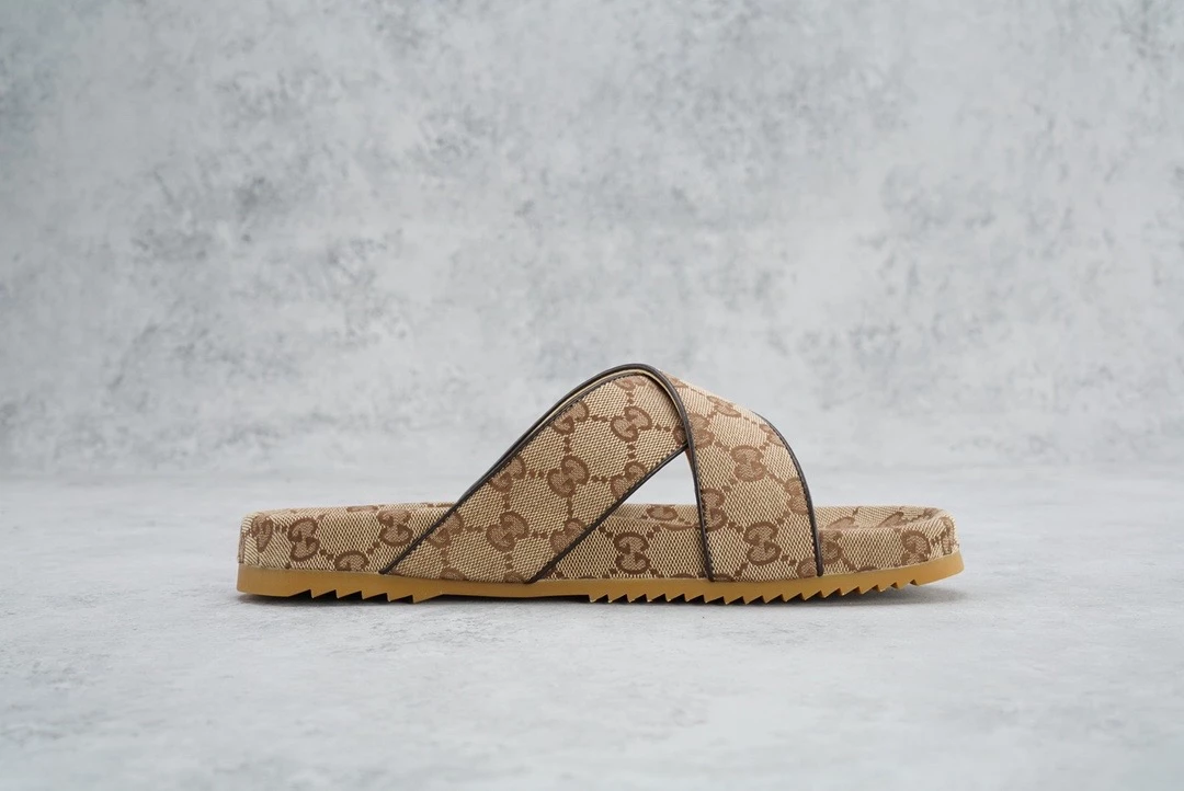 GUCCI MEN'S SLIDE SANDAL - GSL071