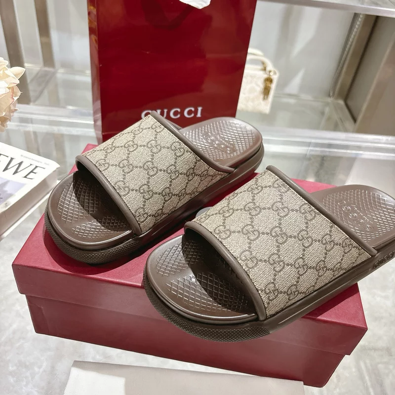 GUCCI MEN'S SLIDE SANDAL - GSL072