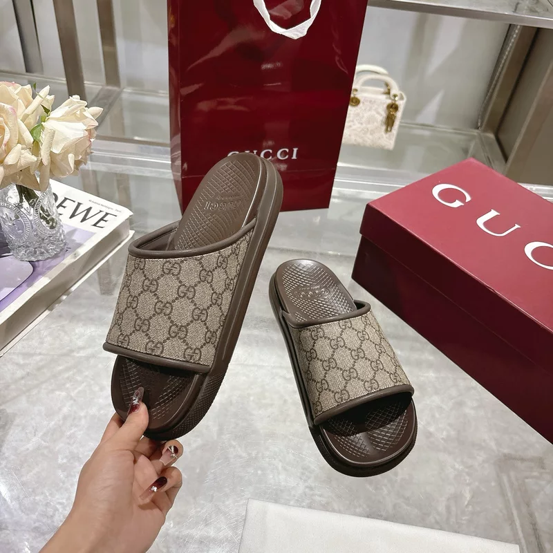 GUCCI MEN'S SLIDE SANDAL - GSL072