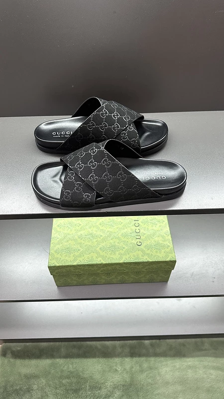 GUCCI MEN'S SLIDE SANDAL - GSL073