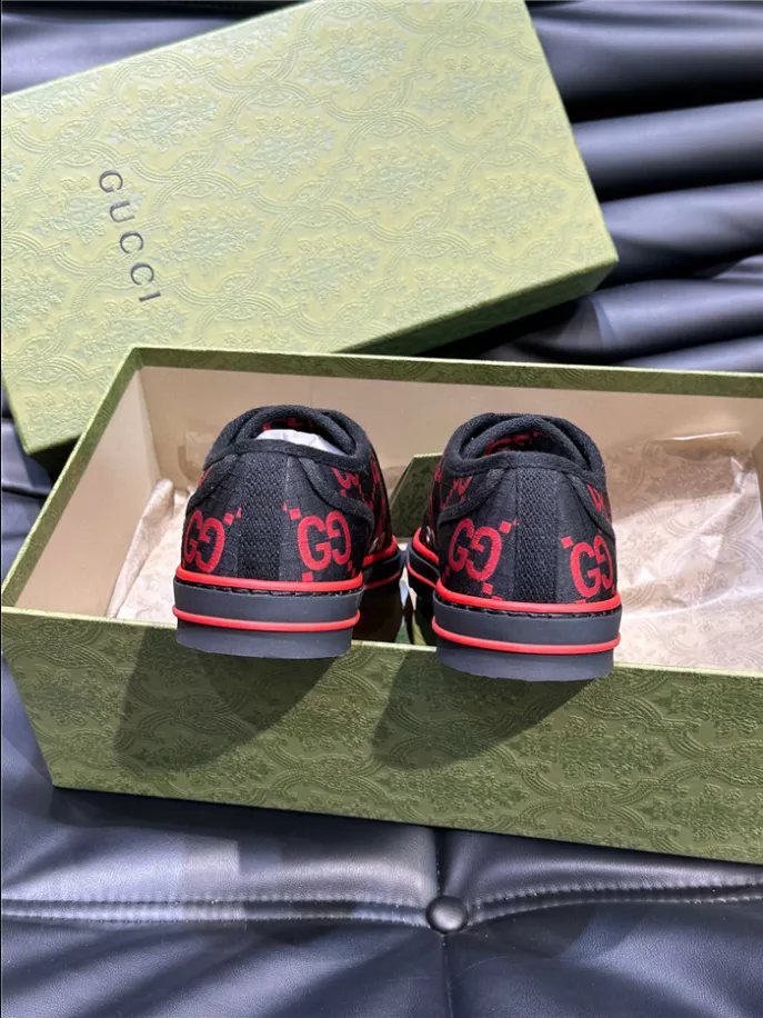 GUCCI SNEAKER