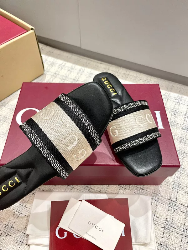 GUCCI WOMEN'S SLIDE SANDAL - GSL075