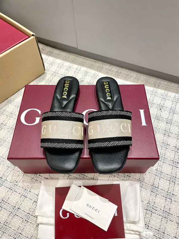 GUCCI WOMEN'S SLIDE SANDAL - GSL075
