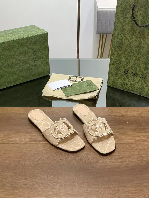 GUCCI WOMEN'S SLIDE SANDAL - GSL076