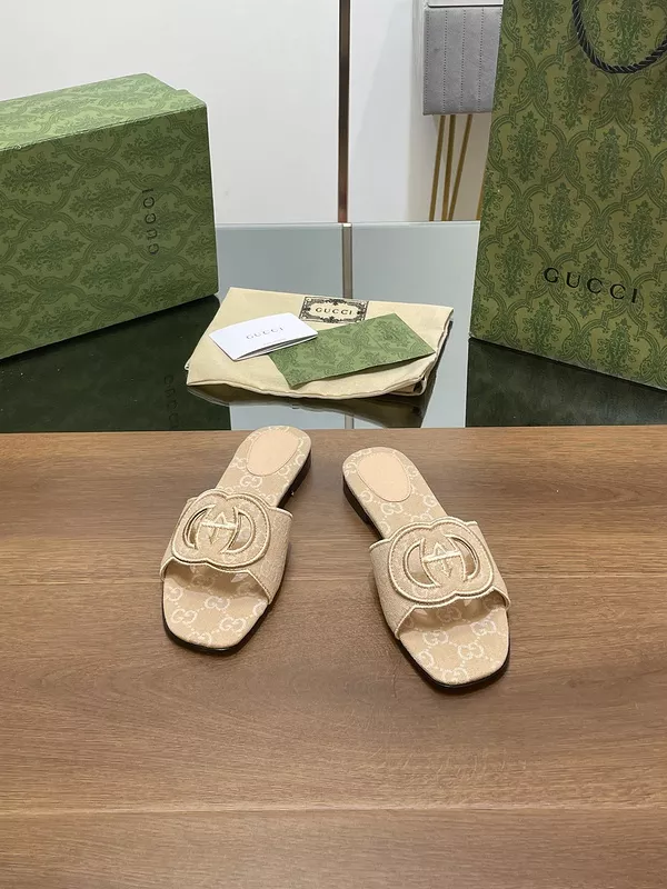GUCCI WOMEN'S SLIDE SANDAL - GSL076