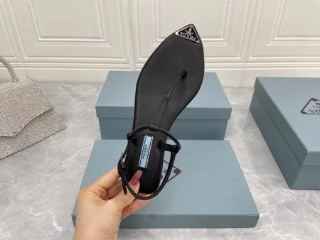 PRADA THONG SANDALS IN BLACK BRUSHED LEATHER - PSD047