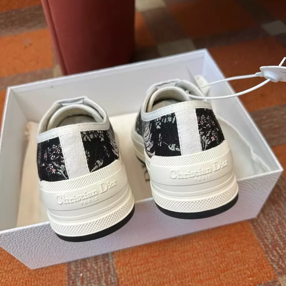 DIOR COUPLE LOW TOP B27 CASUAL SNEAKERS