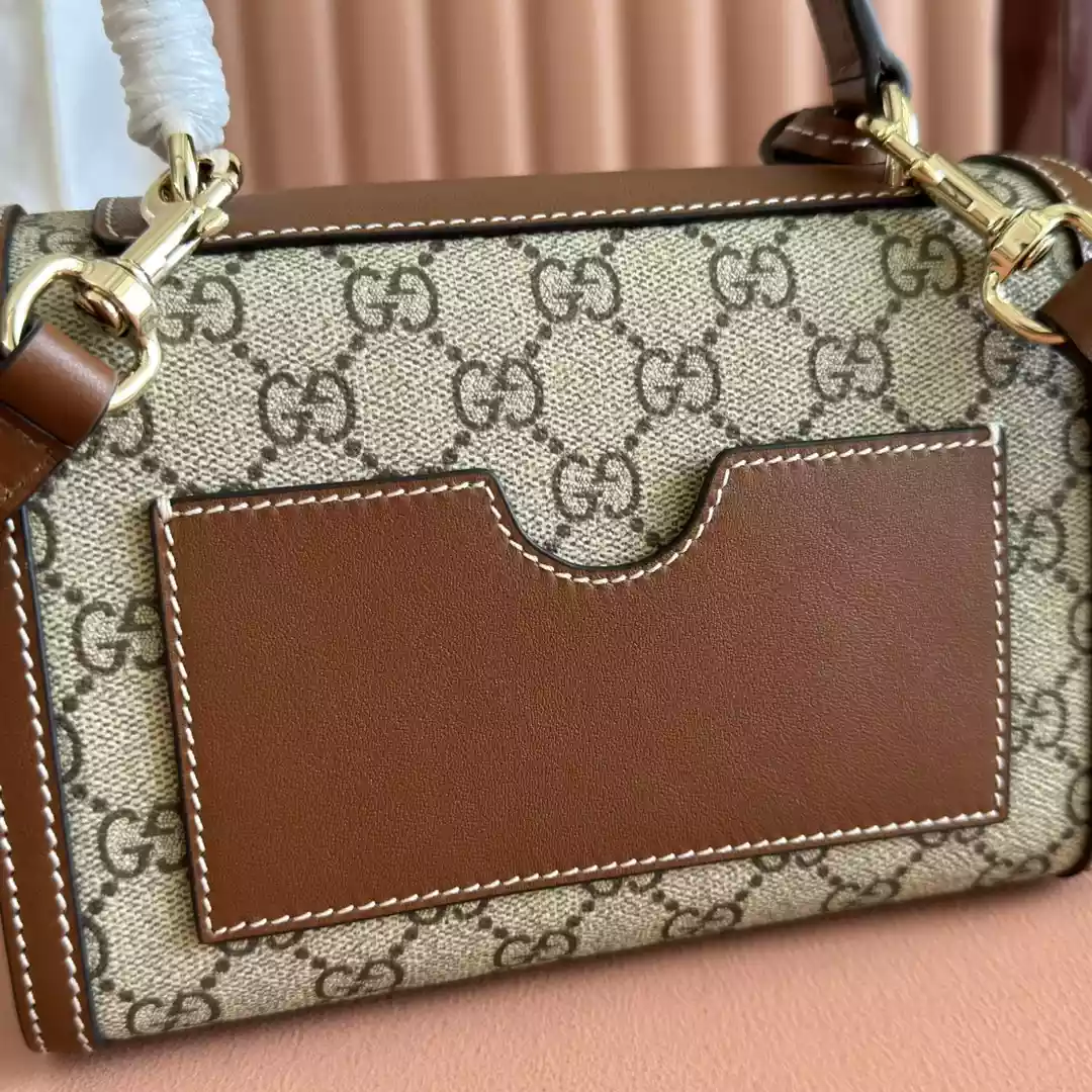 GG Supreme Padlock Small Shoulder Bag - BG081 GG Supreme Padlock Small Shoulder Bag