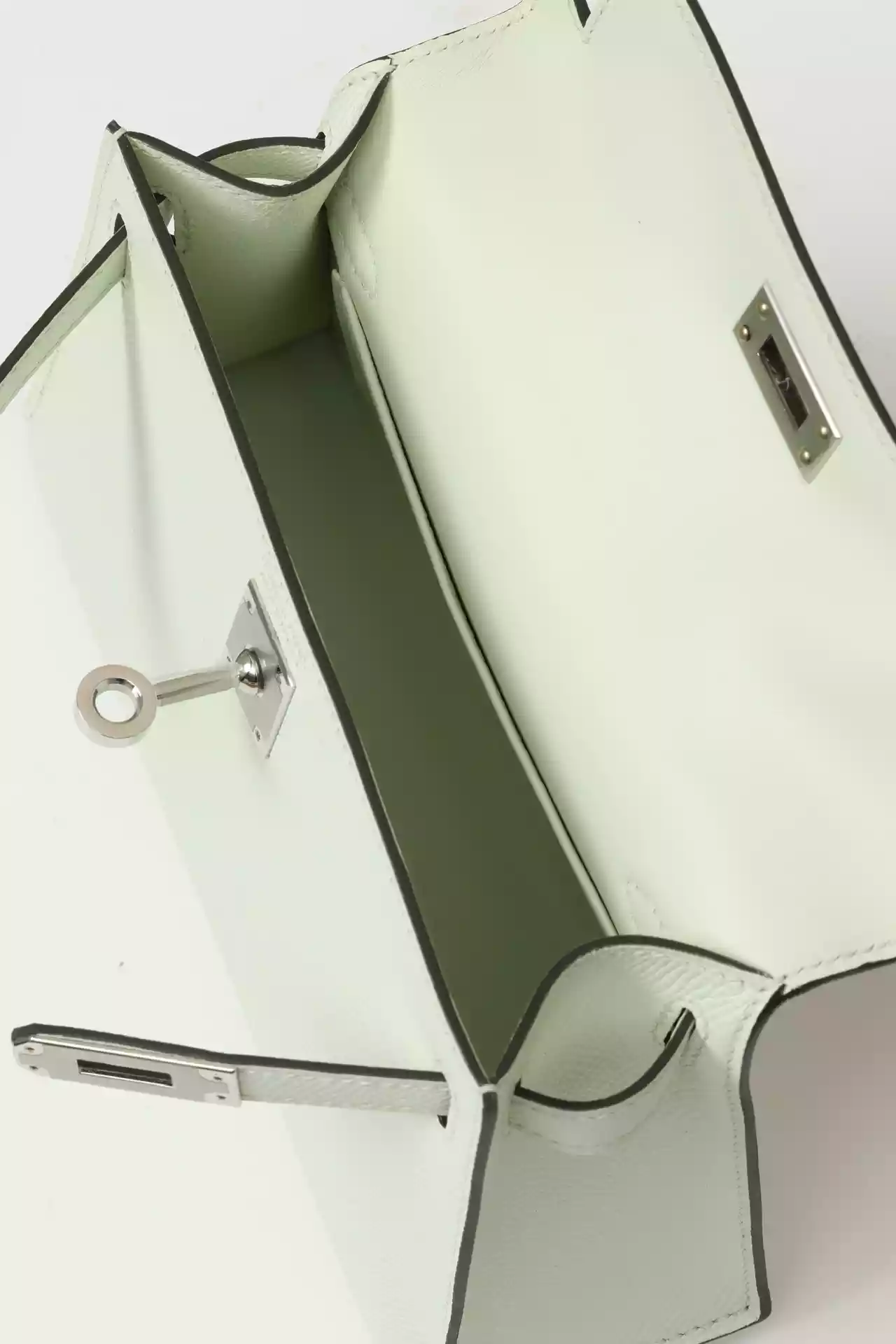 Hermes Epsom Kelly 20 Handbag in Vert Fizz - HW195 Hermes Epsom Kelly 20 Handbag in Vert Fizz