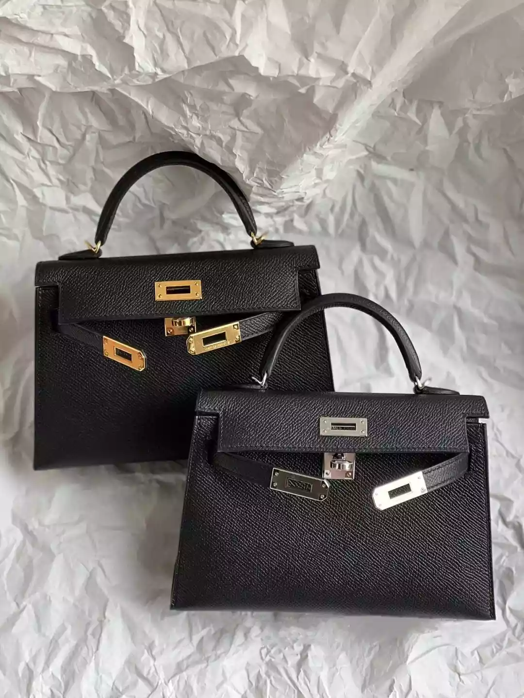 HERMES Chevre Mysore Horseshoe Mini Kelly Sellier 20 Black Lime - HW197 HERMES Chevre Mysore Horseshoe Mini Kelly Sellier 20 Black Lime