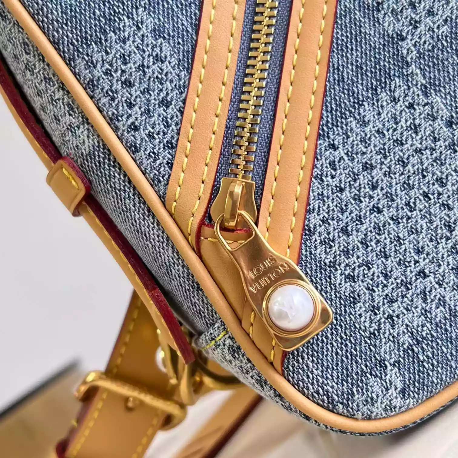 CHESS MESSENGER BLUE DAMIER DENIM 3D CANVAS N40706 - LW444 DISCOVERY BACKPACK PM SKY BLUE MONOGRAM CANVAS