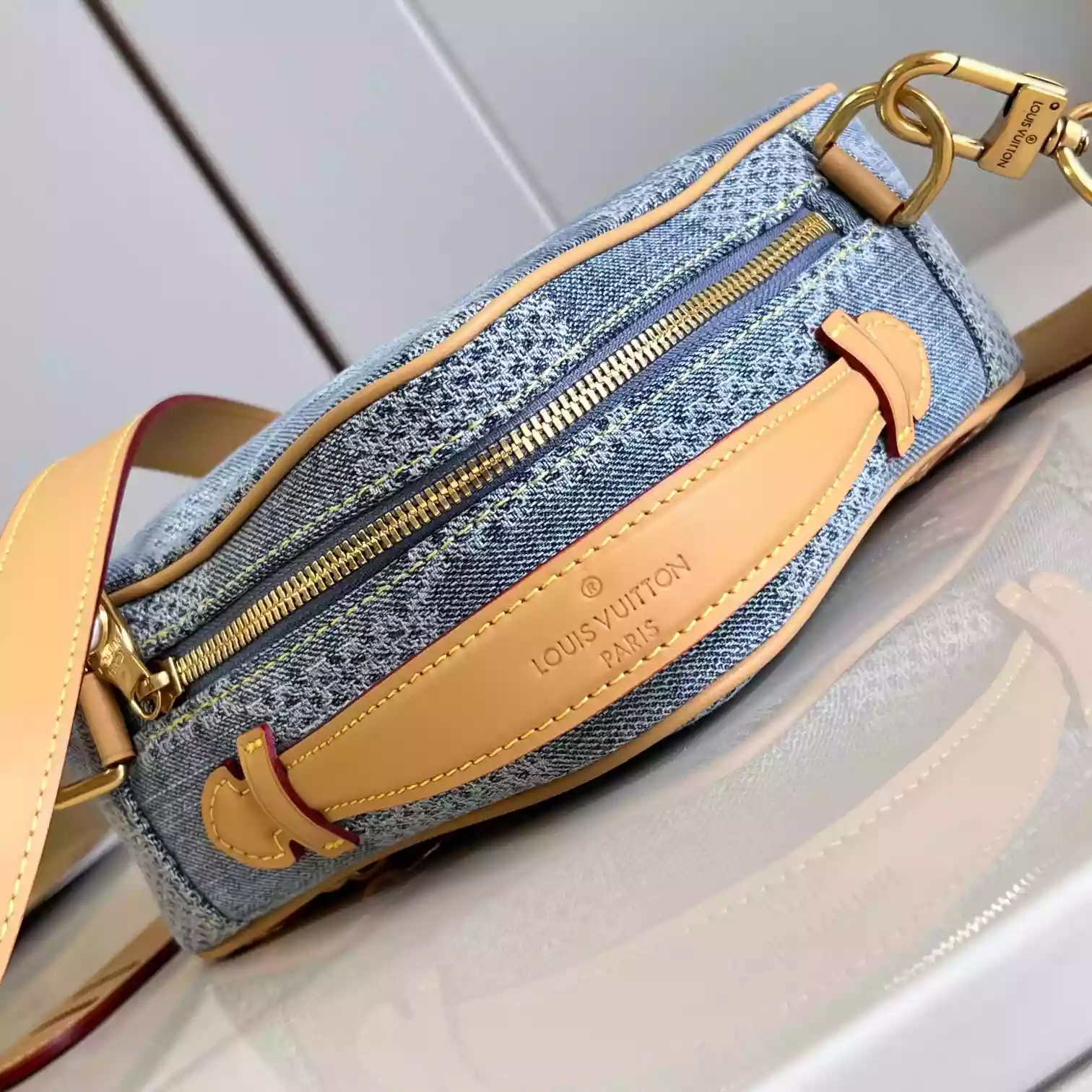 CHESS MESSENGER BLUE DAMIER DENIM 3D CANVAS N40706 - LW444 DISCOVERY BACKPACK PM SKY BLUE MONOGRAM CANVAS