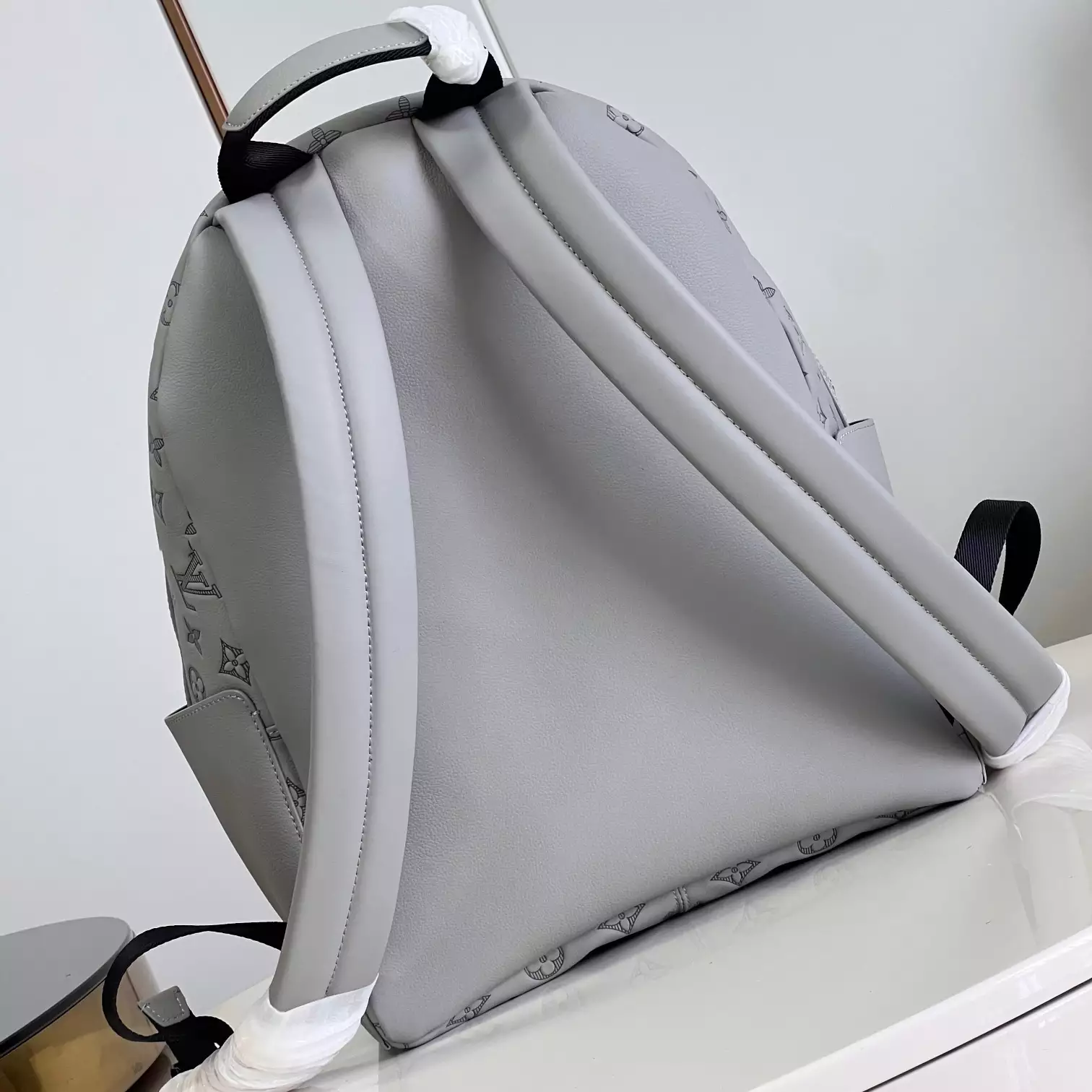 DISCOVERY BACKPACK MONOGRAM SHADOW M46557 - LW343 DISCOVERY BACKPACK PM SKY BLUE MONOGRAM CANVAS