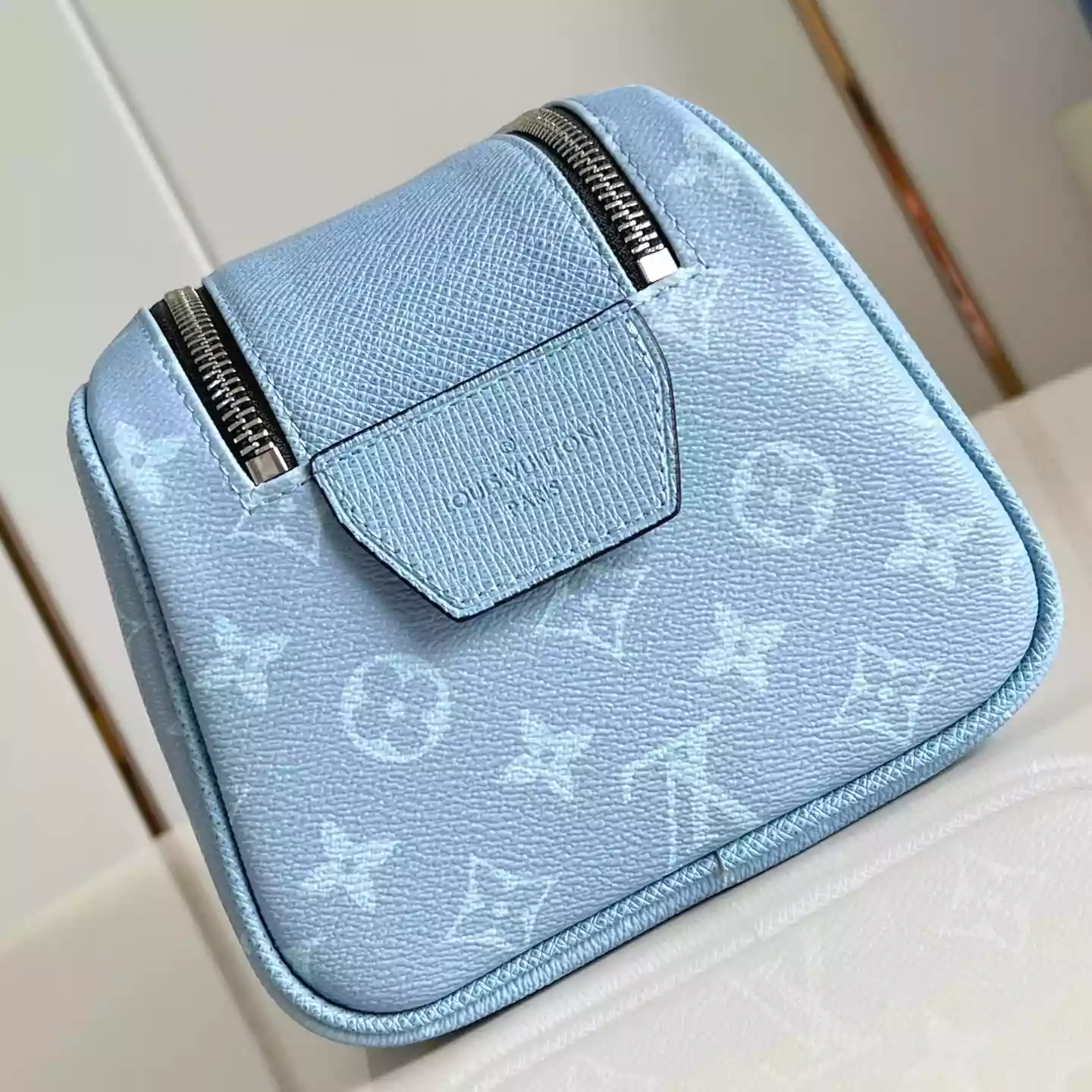 DOPP KIT BAG SKY BLUE MONOGRAM CANVAS M14125 - LW395 DISCOVERY BACKPACK PM SKY BLUE MONOGRAM CANVAS