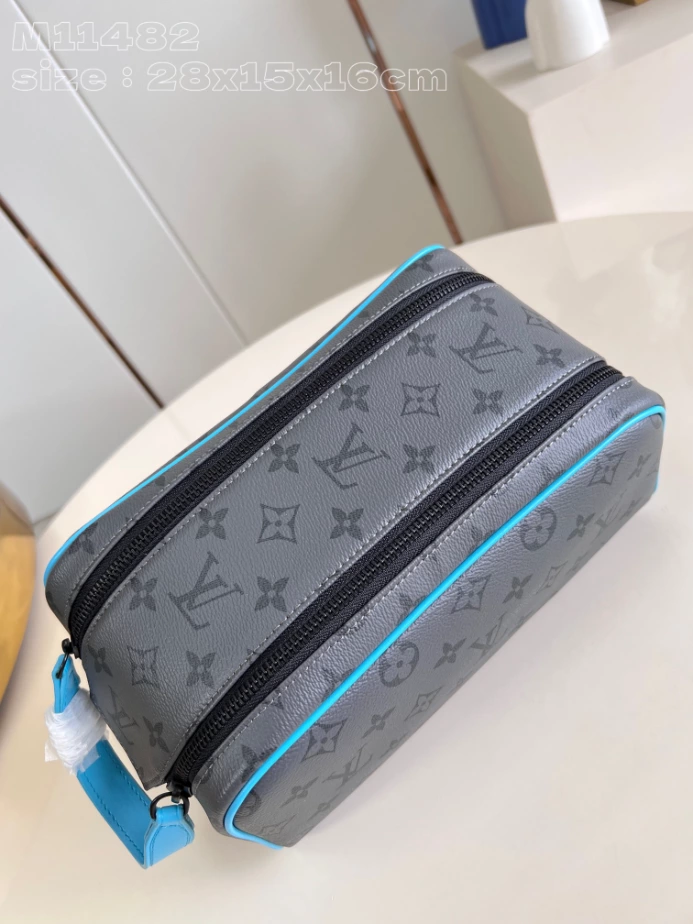 DOPP KIT TURQUOISE MONOGRAM ECLIPSE REVERSE CANVAS M11482 - LW388 DISCOVERY BACKPACK PM SKY BLUE MONOGRAM CANVAS