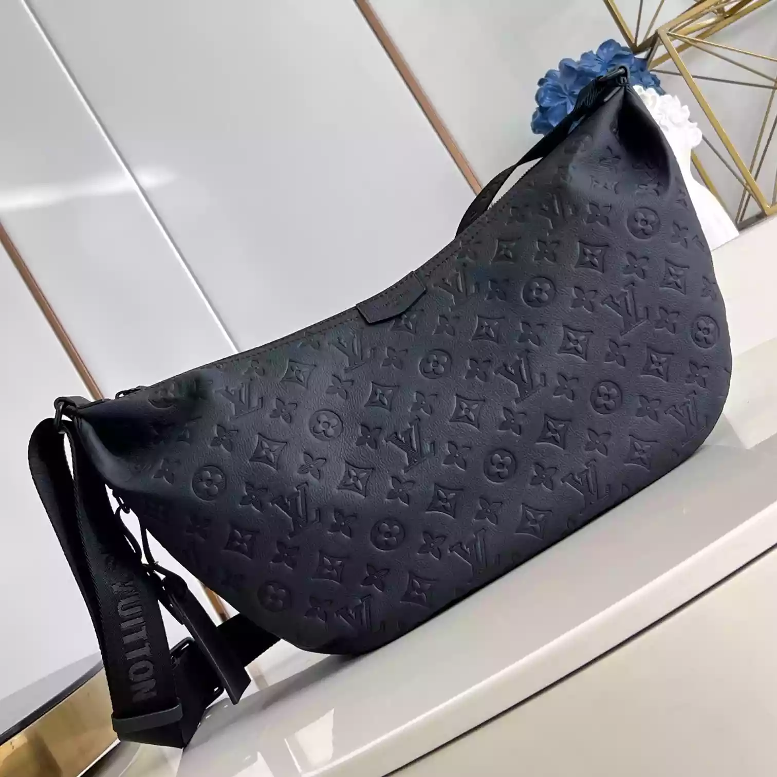 HOBO HAMAC BAG BLACK MONOGRAM SHADOW M12850 - LW420 DISCOVERY BACKPACK PM SKY BLUE MONOGRAM CANVAS