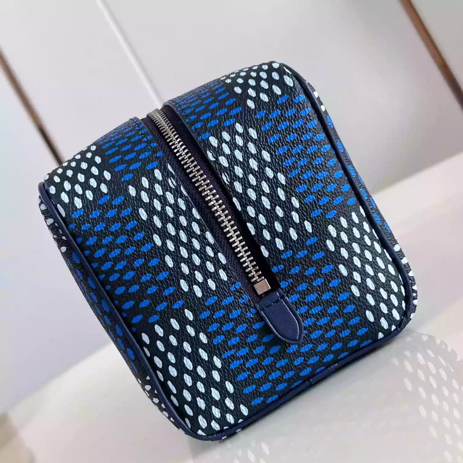 LOCKER DOPP KIT BLUE DAMIER HERITAGE COATED CANVAS N40747 - LW400 DISCOVERY BACKPACK PM SKY BLUE MONOGRAM CANVAS