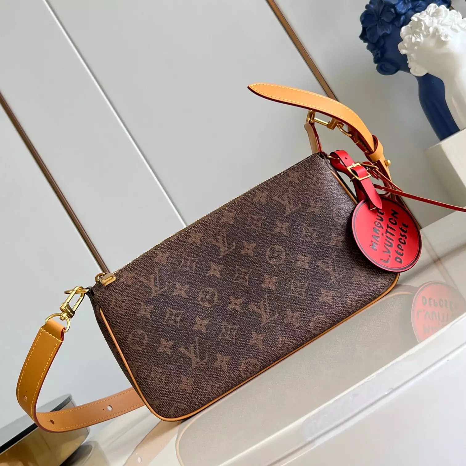 POCHETTE ACCESSOIRE XL BROWN MONOGRAM DUST CANVAS M11623 - LW435 DISCOVERY BACKPACK PM SKY BLUE MONOGRAM CANVAS
