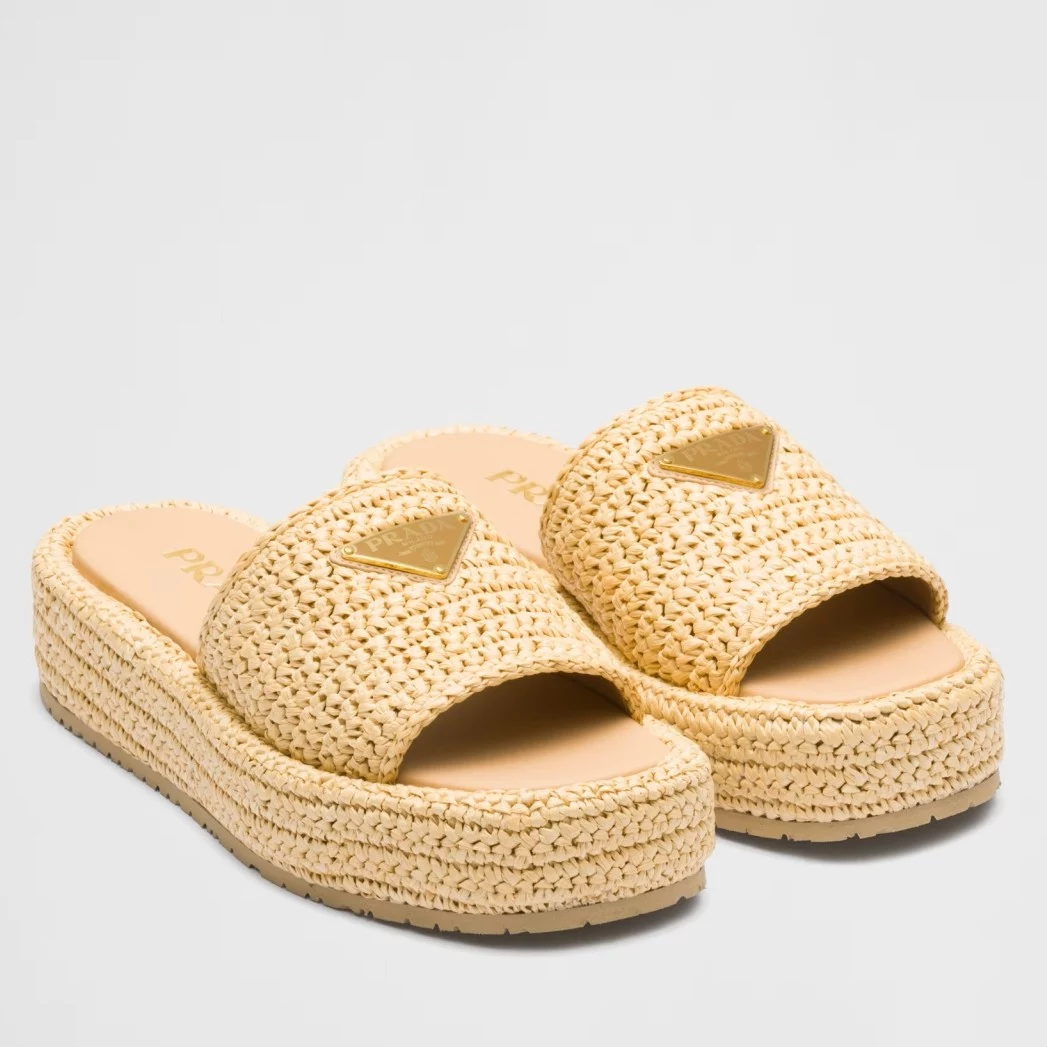 PRADA CROCHET FLATFORM SLIDES IN BEIGE RAFFIA-EFFECT YARN - PSD070