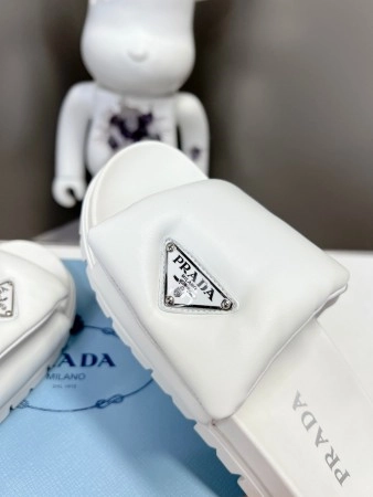 PRADA SLIDES IN WHITE SOFT PADDED NAPPA LEATHER - PSD080