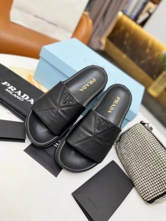 PRADA WOMEN'S SLIDES IN BLACK QUILTED NAPPA LEATHER - PSD083