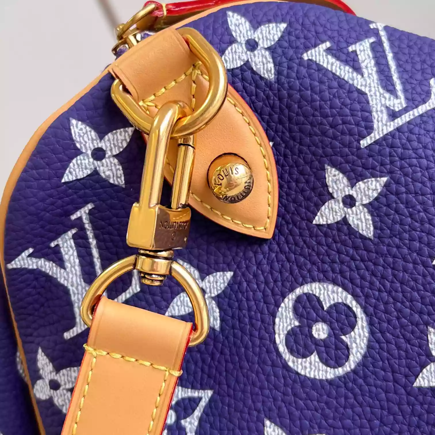 SPEEDY P9 BANDOULIERE 40 PURPLE AMETHYST M11597 - LW356 DISCOVERY BACKPACK PM SKY BLUE MONOGRAM CANVAS