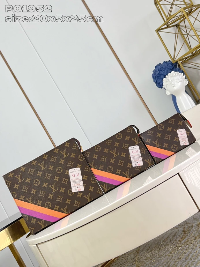 TRIO TOILET POUCH MON MONOGRAM P01952 - LW384 DISCOVERY BACKPACK PM SKY BLUE MONOGRAM CANVAS