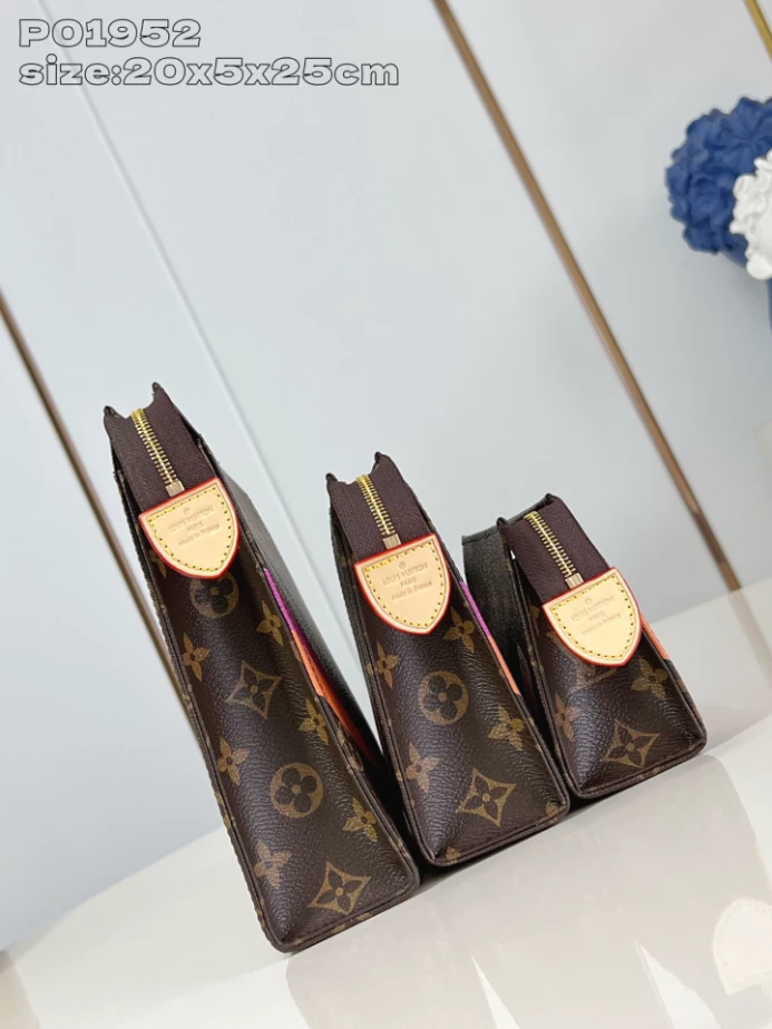 TRIO TOILET POUCH MON MONOGRAM P01952 - LW384 DISCOVERY BACKPACK PM SKY BLUE MONOGRAM CANVAS