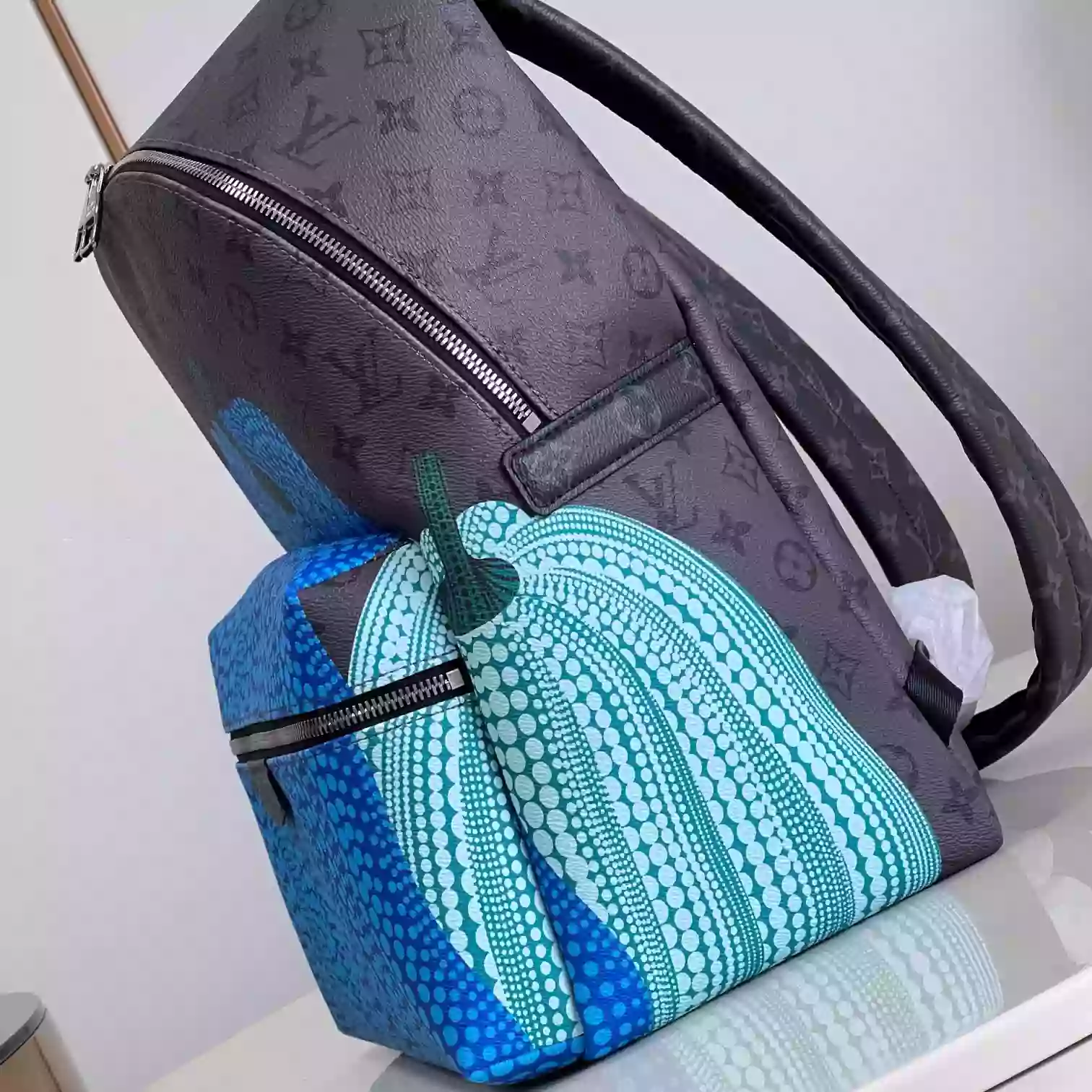 X YAYOI KUSAMA DISCOVERY BAG MONOGRAM ECLIPSE M46440 - LW340 DISCOVERY BACKPACK PM SKY BLUE MONOGRAM CANVAS