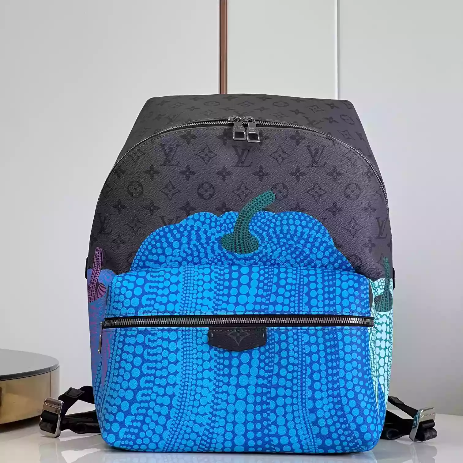 X YAYOI KUSAMA DISCOVERY BAG MONOGRAM ECLIPSE M46440 - LW340 DISCOVERY BACKPACK PM SKY BLUE MONOGRAM CANVAS