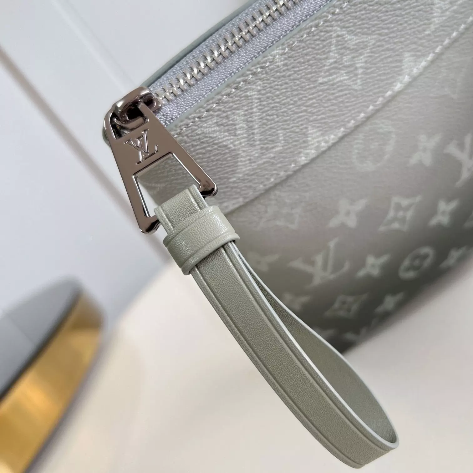 POCHETTE VOYAGE SOUPLE MONOGRAM ECLIPSE M11545 - LW406 DISCOVERY BACKPACK PM SKY BLUE MONOGRAM CANVAS