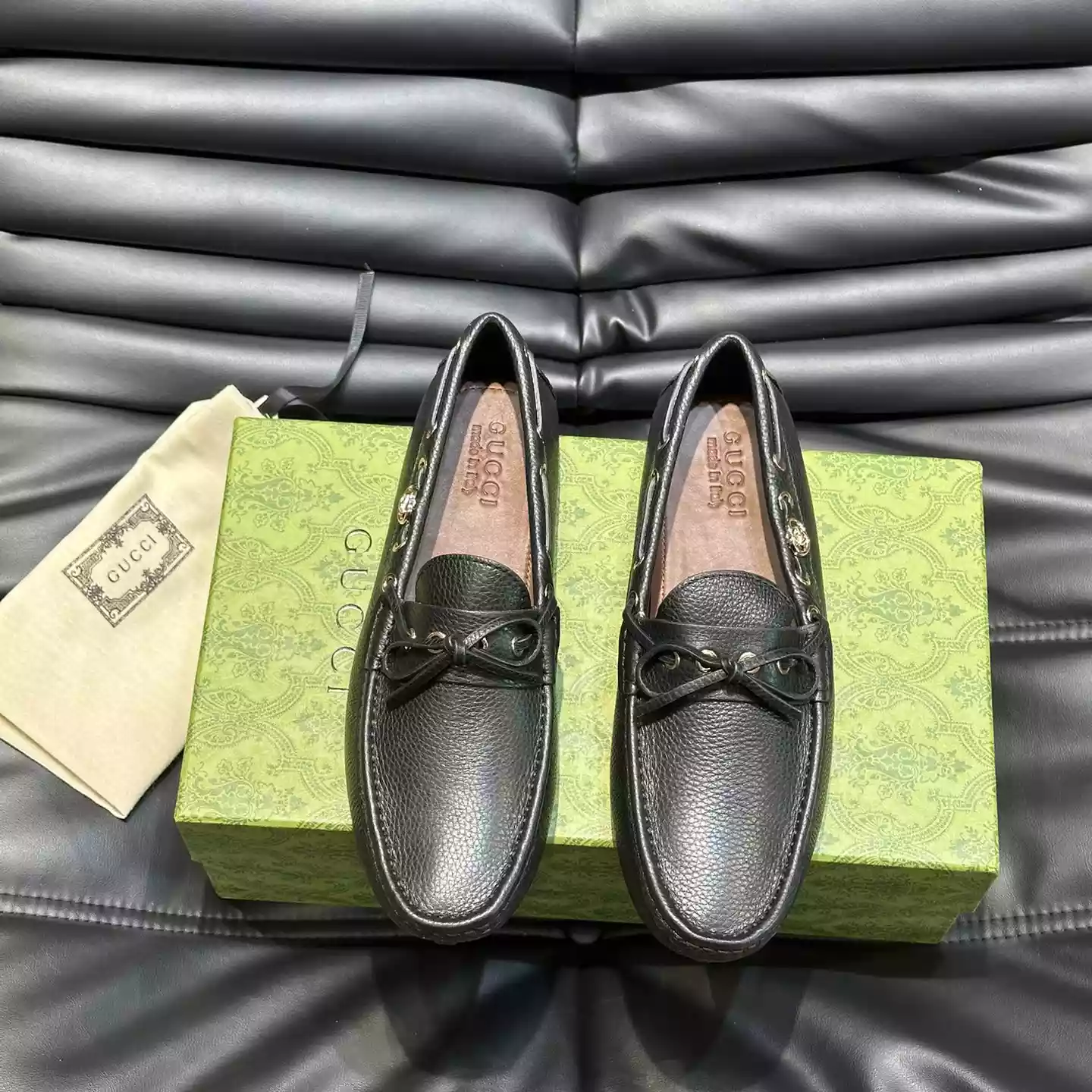 MEN'S DRIVER WITH INTERLOCKING G IN BLACK - GL102