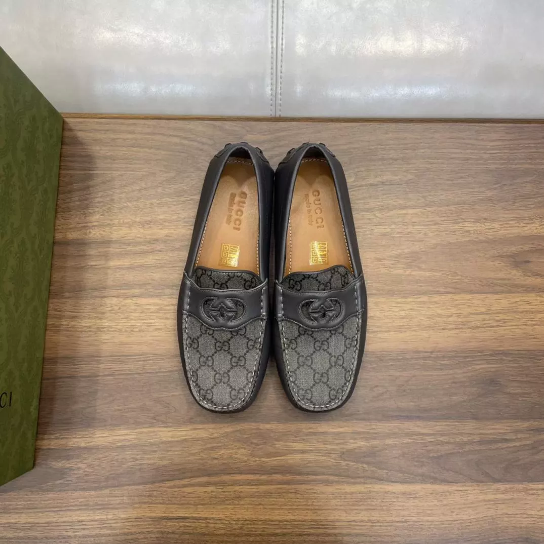 MEN'S INTERLOCKING G DRIVER GREY LEATHER - GL107