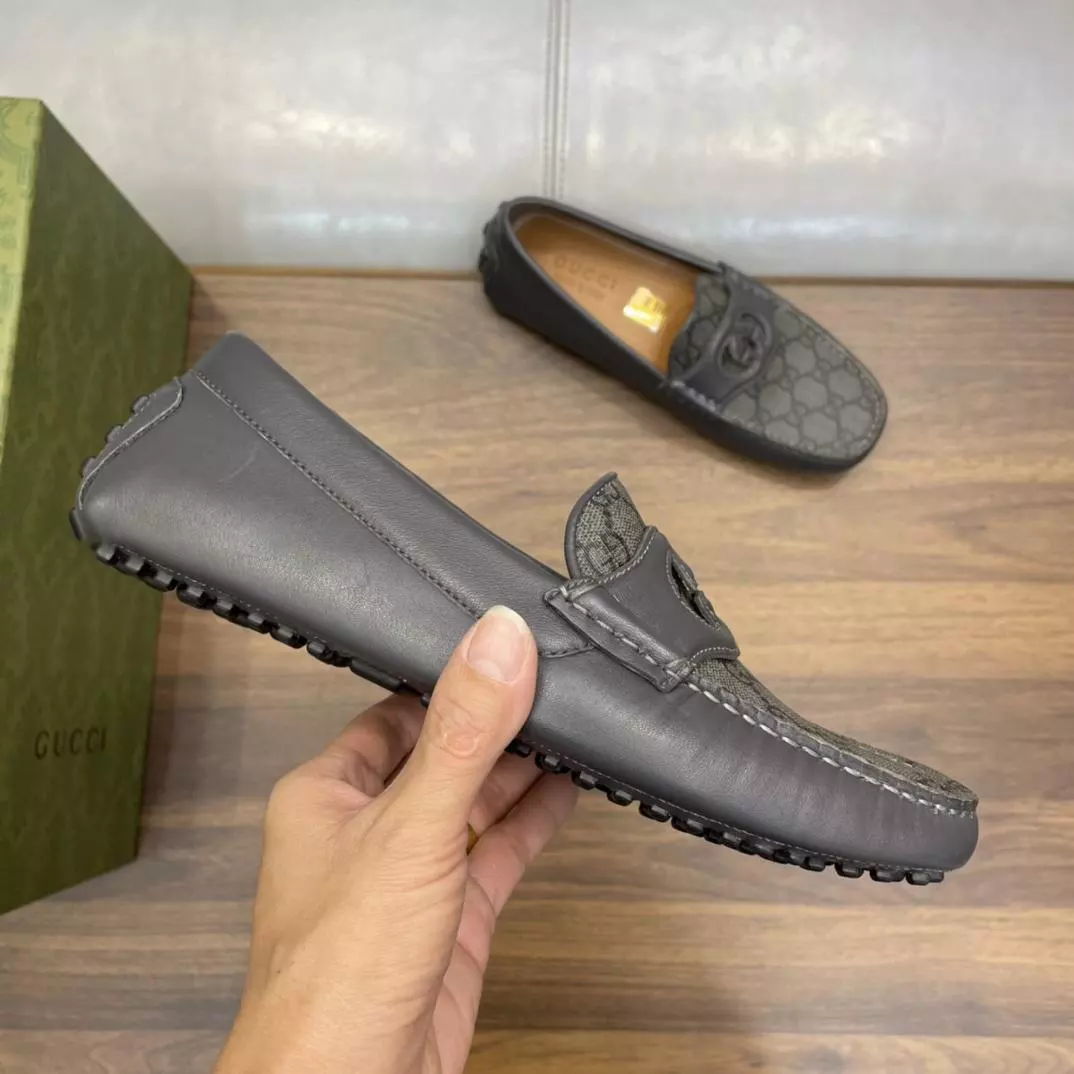 MEN'S INTERLOCKING G DRIVER GREY LEATHER - GL107