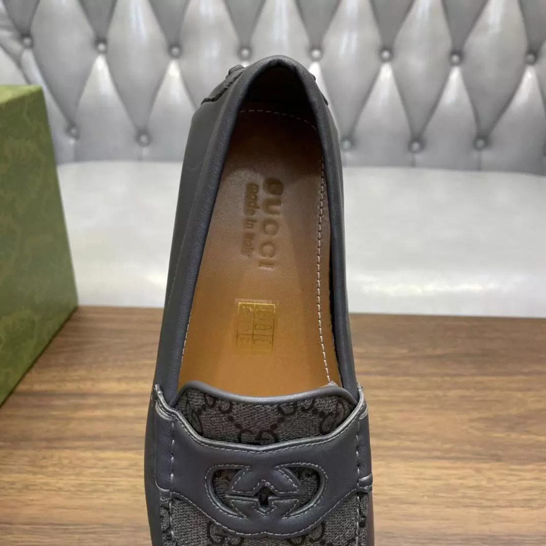 MEN'S INTERLOCKING G DRIVER GREY LEATHER - GL107