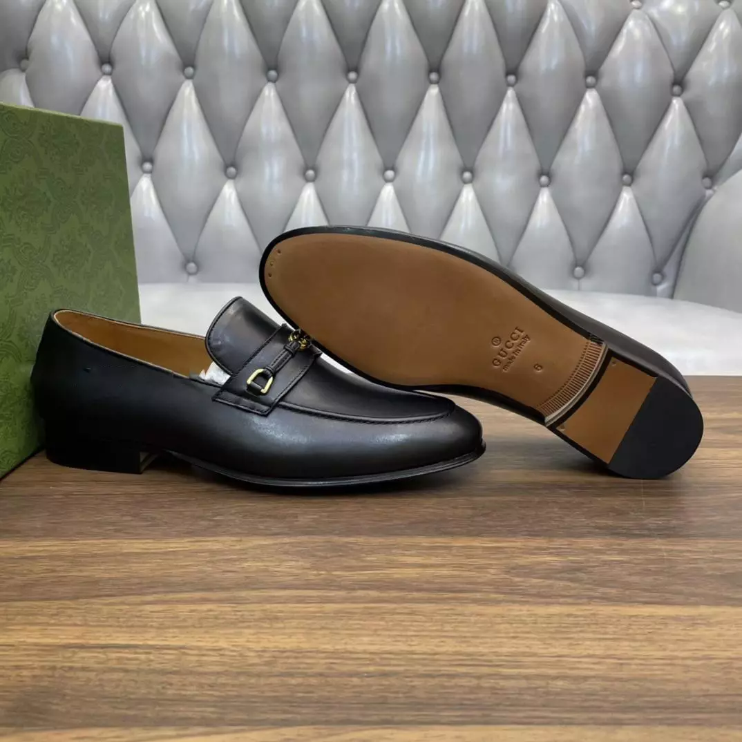MEN'S LOAFERS WITH INTERLOCKING G - GL111