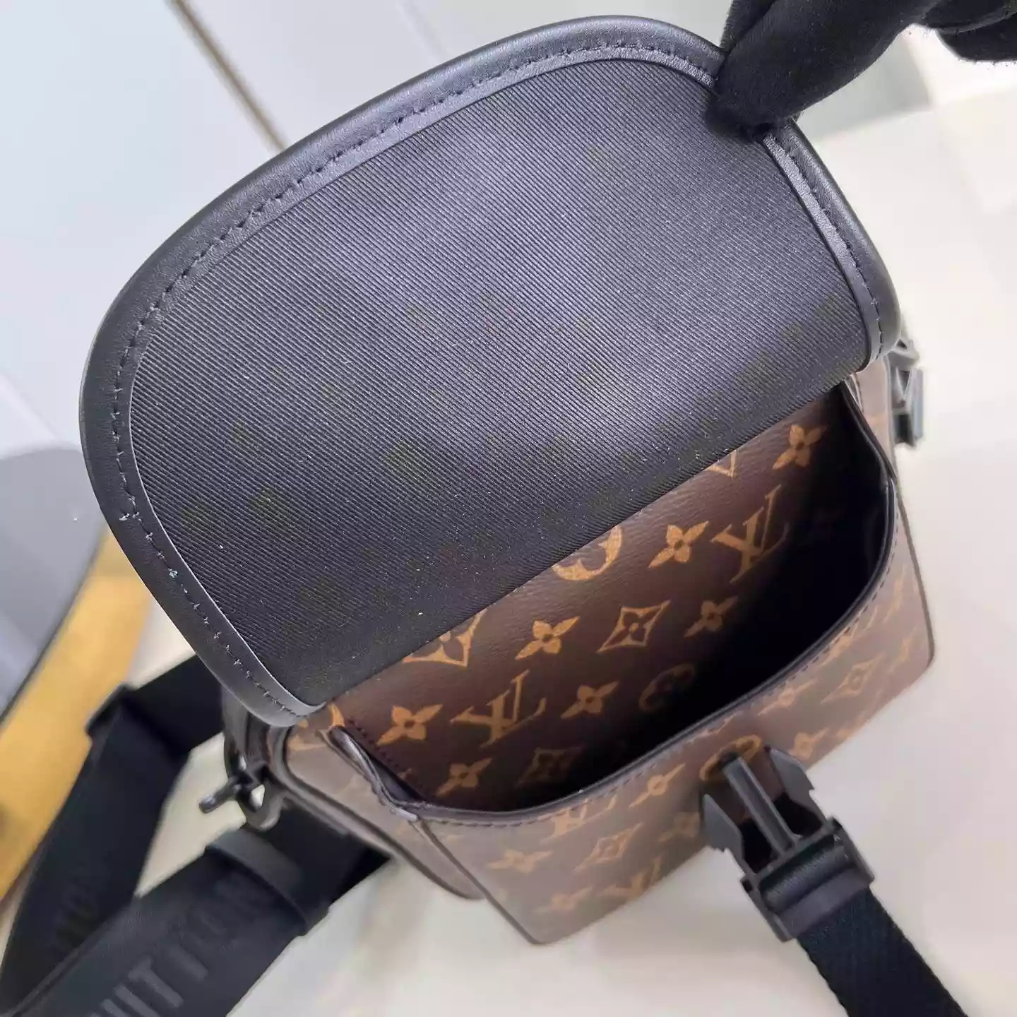 QUEST MESSENGER BAG MONOGRAM MACASSAR COATED CANVAS M46973 - LW449 DISCOVERY BACKPACK PM SKY BLUE MONOGRAM CANVAS